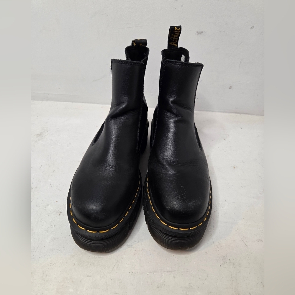 DR. MARTENSAudrick Lug-Sole Leather Chelsea Boots Size 10